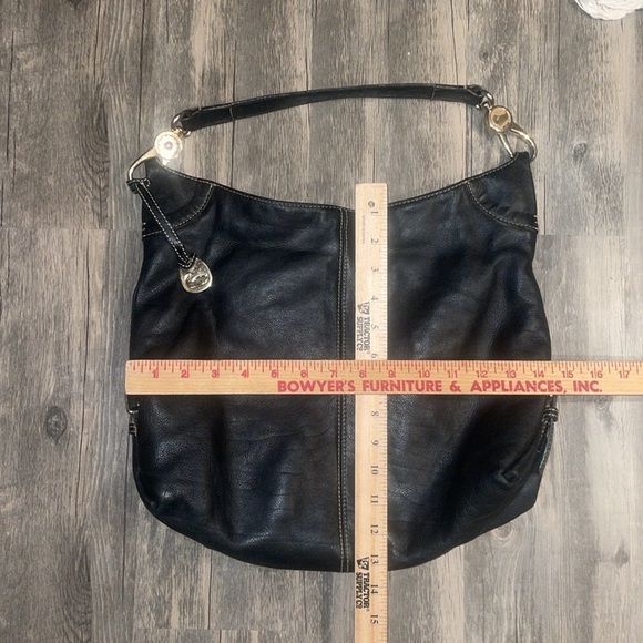 Vintage Dooney & Bourke Brand Shoulder Bag - black leather - Picture 5 of 10